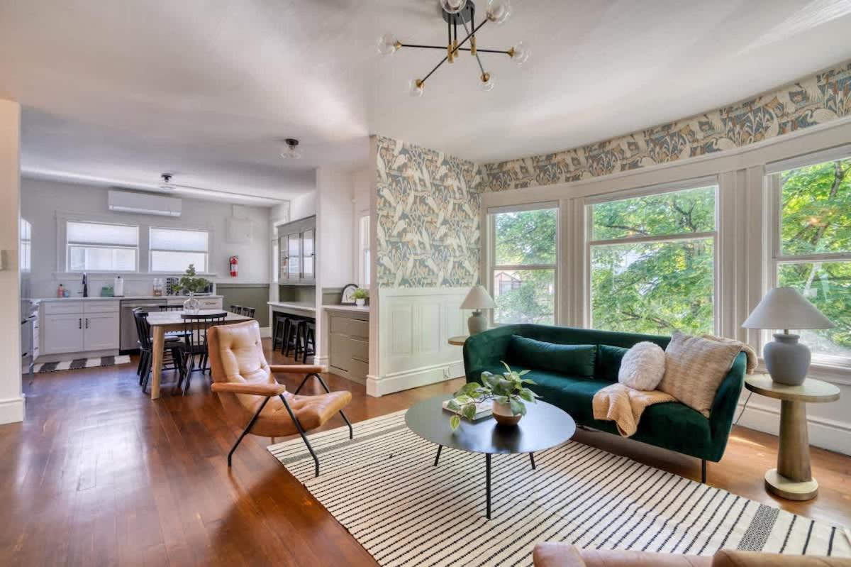 - Perfect Family Friendly 3 Bed - 95 Walkscore Apartment Portland
