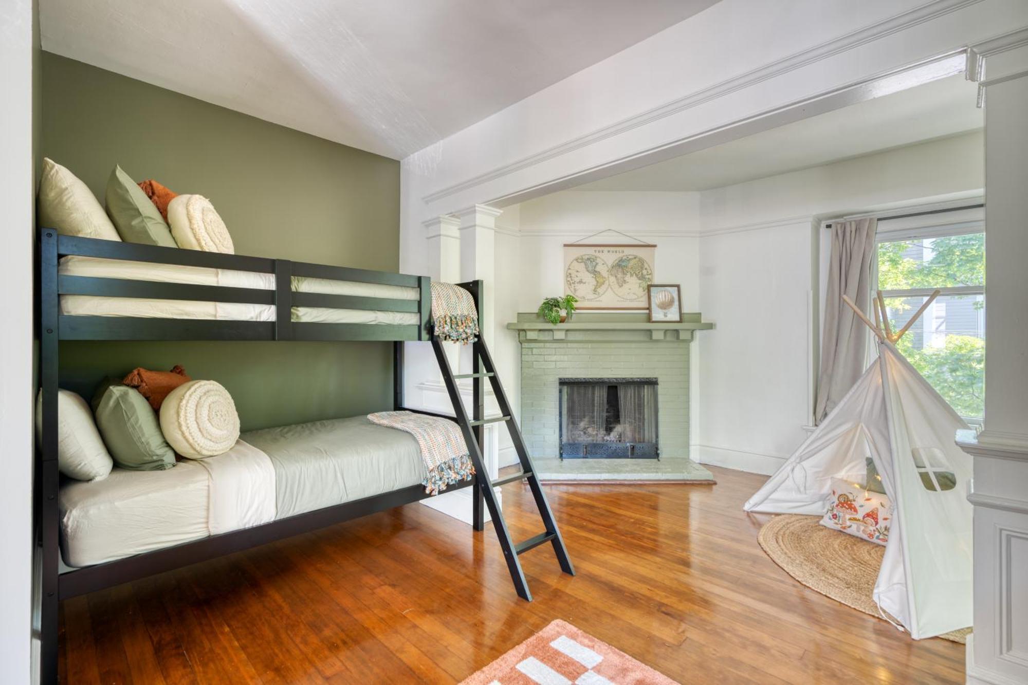 Collection - Perfect Family Friendly 3 Bed - 95 Walkscore Holiday home Portland
