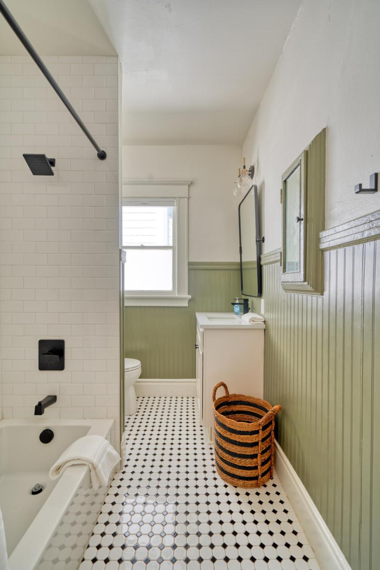 Holiday home Collection - Perfect Family Friendly 3 Bed - 95 Walkscore Portland