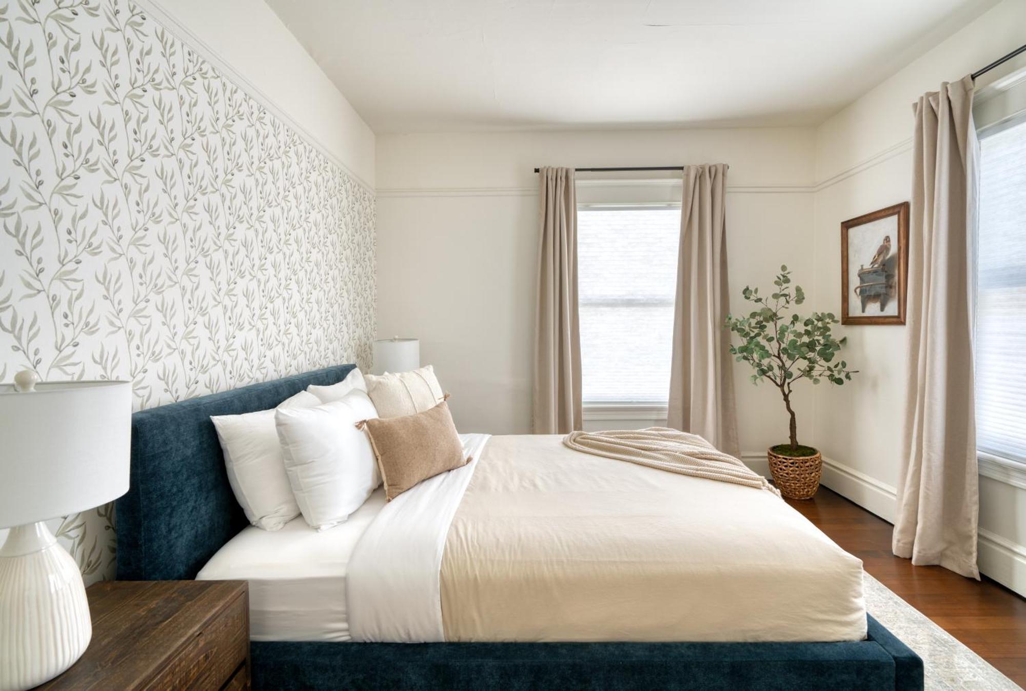 Collection - Perfect Family Friendly 3 Bed - 95 Walkscore *